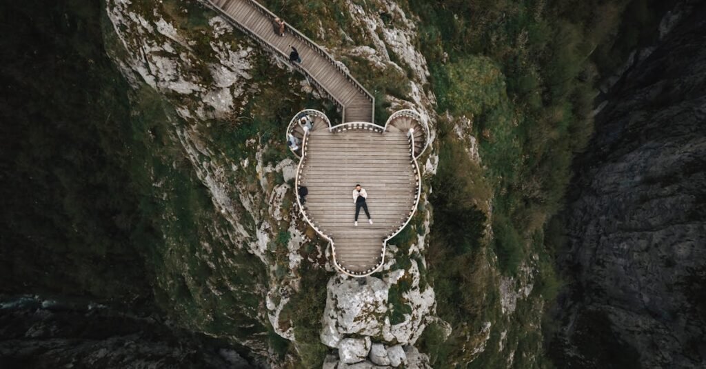 Aerial view of a unique wooden terrace in Pınarbaşı, Kastamonu, Türkiye surrounded by lush greenery.