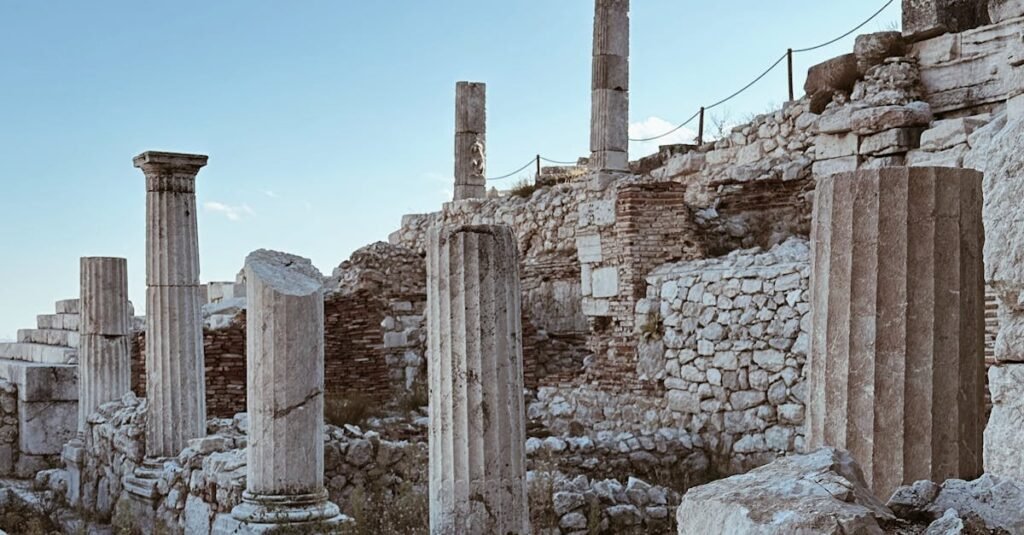 Explore the ancient ruins and columns in Burdur, Türkiye, showcasing historical architecture.