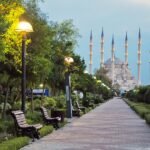 ADANA’DA 100 METRELİK UÇURUMDAN YUVARLANAN ARAÇTA FACİA!
