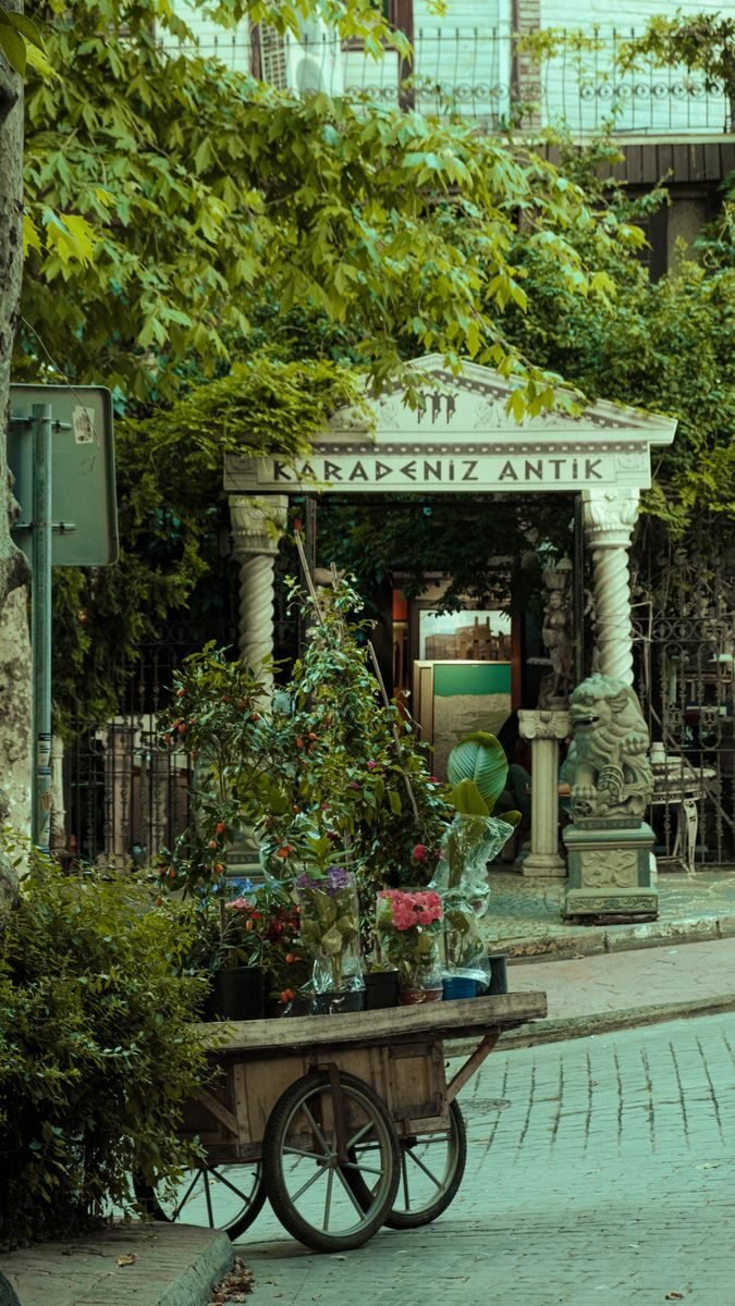 İZMİR Karşıyaka’da İZBAN da Lise Öğrencisi Ayça Karıncaoğlu İntihar Etti